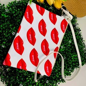 Red lips crossbody purse